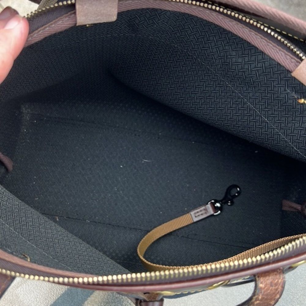 Dooney & Bourke hand bag, beautiful condition, see pictures - Picture 13 of 13